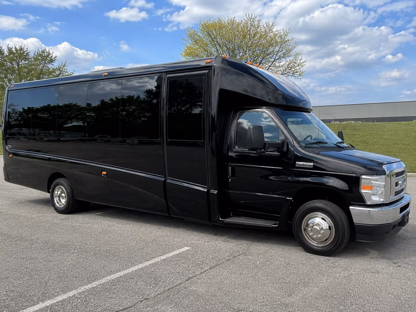 minibus rentals for winery day trips to the pioneer valley